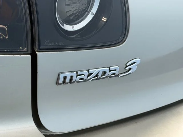 Used 2004 Beige Mazda i Base image 10