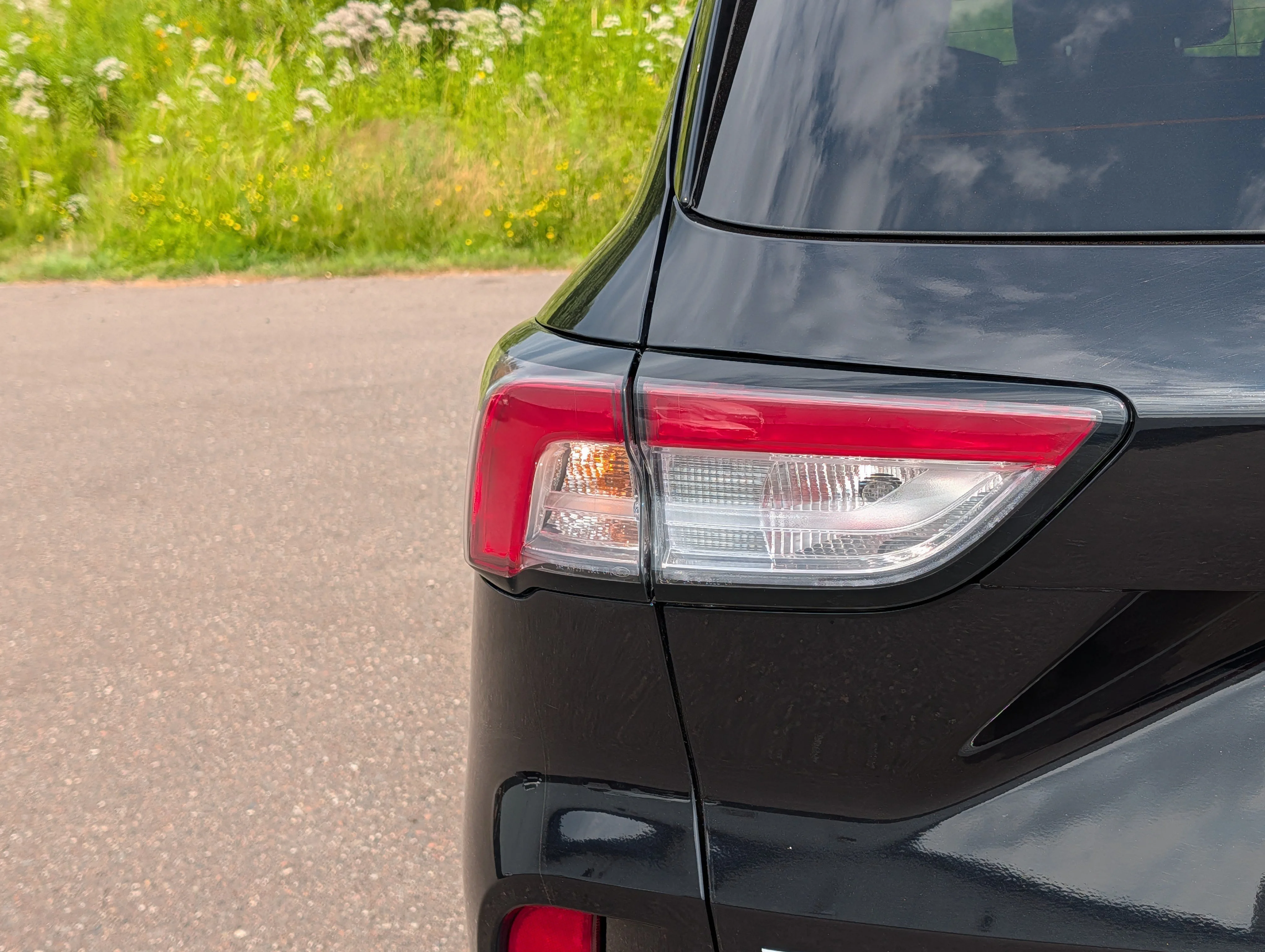 Used 2022 Agate Black Metallic Ford Titanium image 17