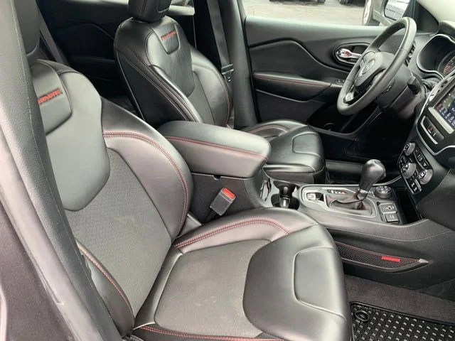 Used 2022 Gray Jeep Trailhawk image 11