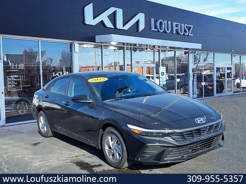 2025 Hyundai Elantra SE
