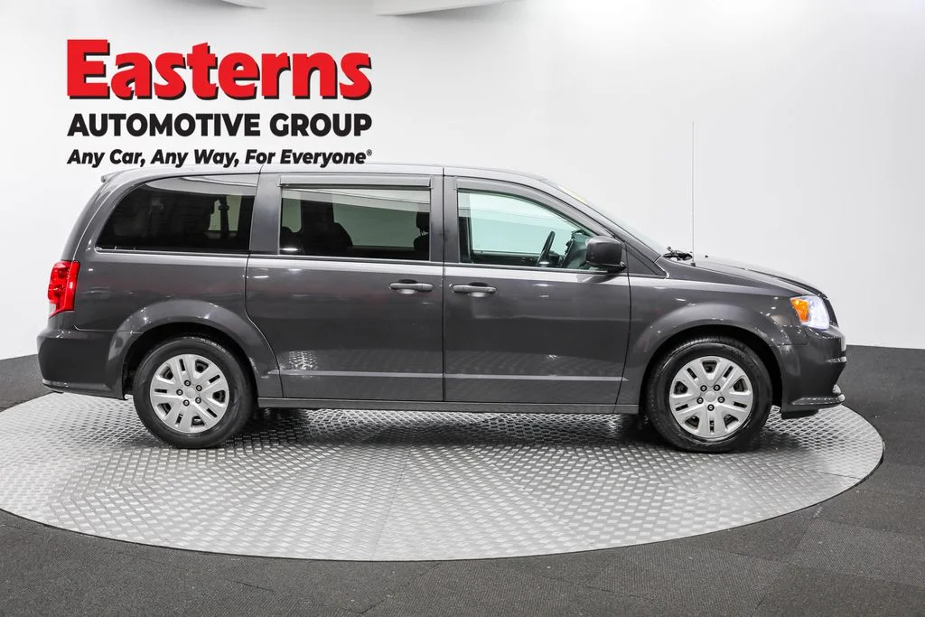 Used 2019 Gray Dodge SE image 4