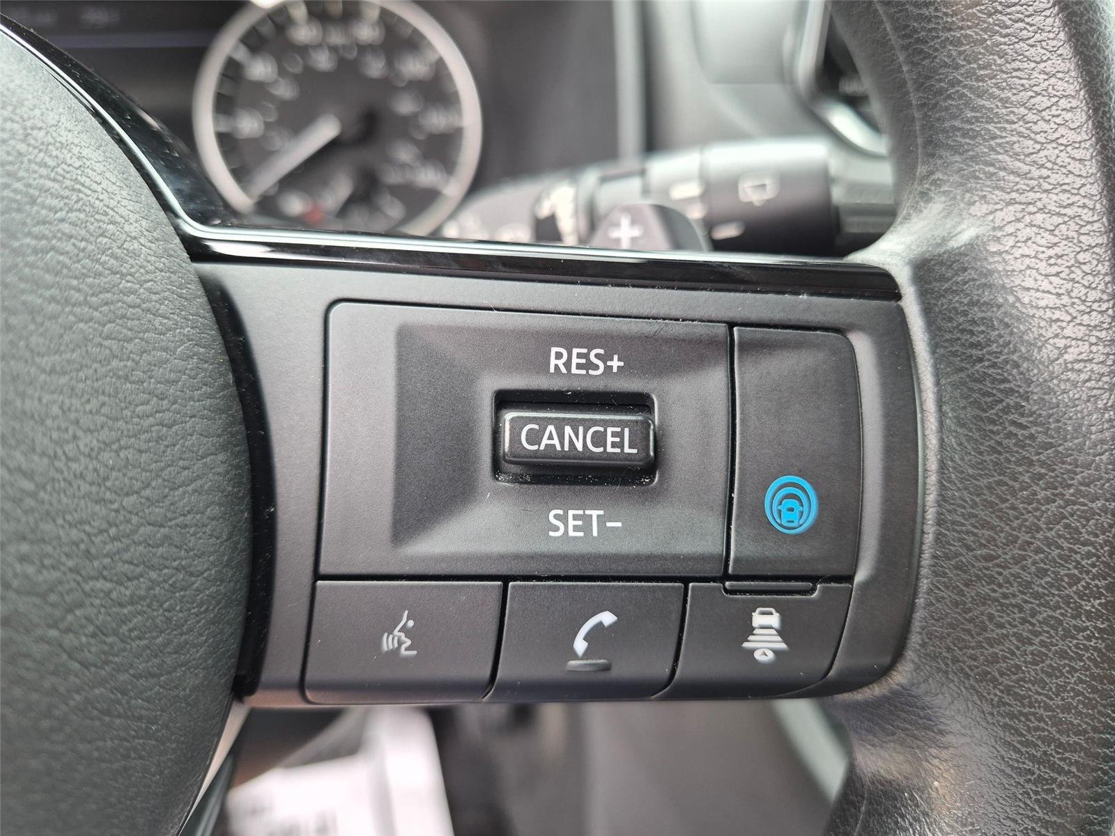 Used 2022 Pearl White Tricoat Nissan SV image 18