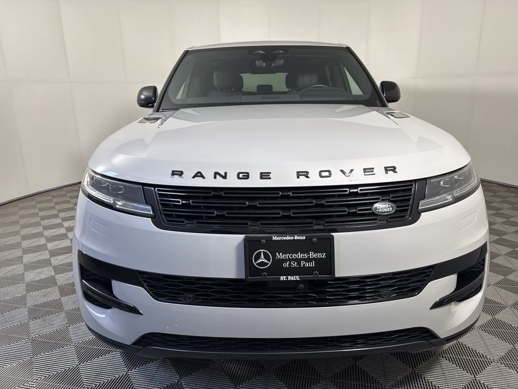 Used 2025 Borasco Grey Metallic Land Rover SE image 11