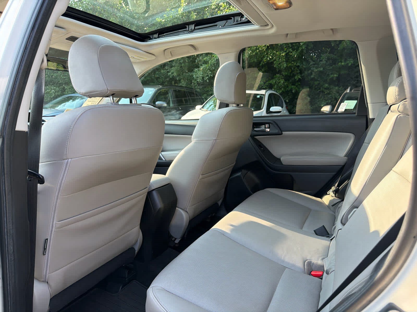 Used 2015 Satin White Pearl Subaru 2.5i Limited image 6