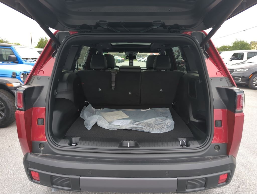 New 2026 Red Hot Pearl-Coat Exterior Paint Jeep Overland image 31