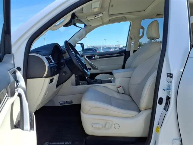 Used 2021 Starfire Pearl Lexus Luxury image 15