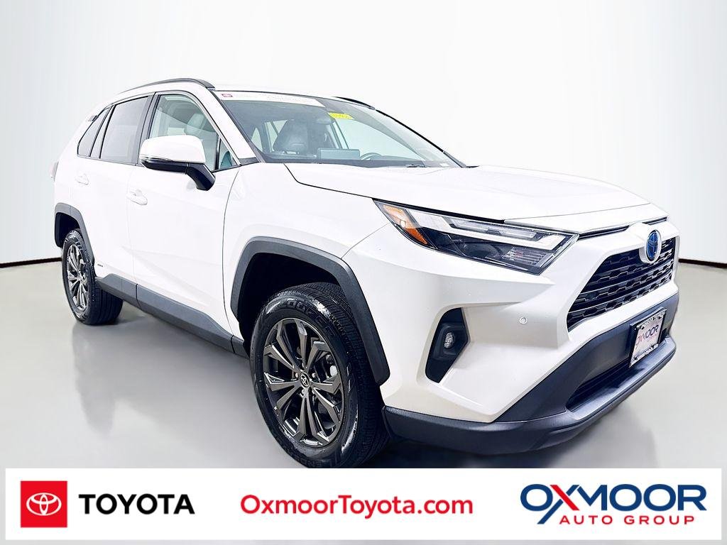 Used 2024 Wind Chill Pearl Toyota Hybrid XLE Premium image 1