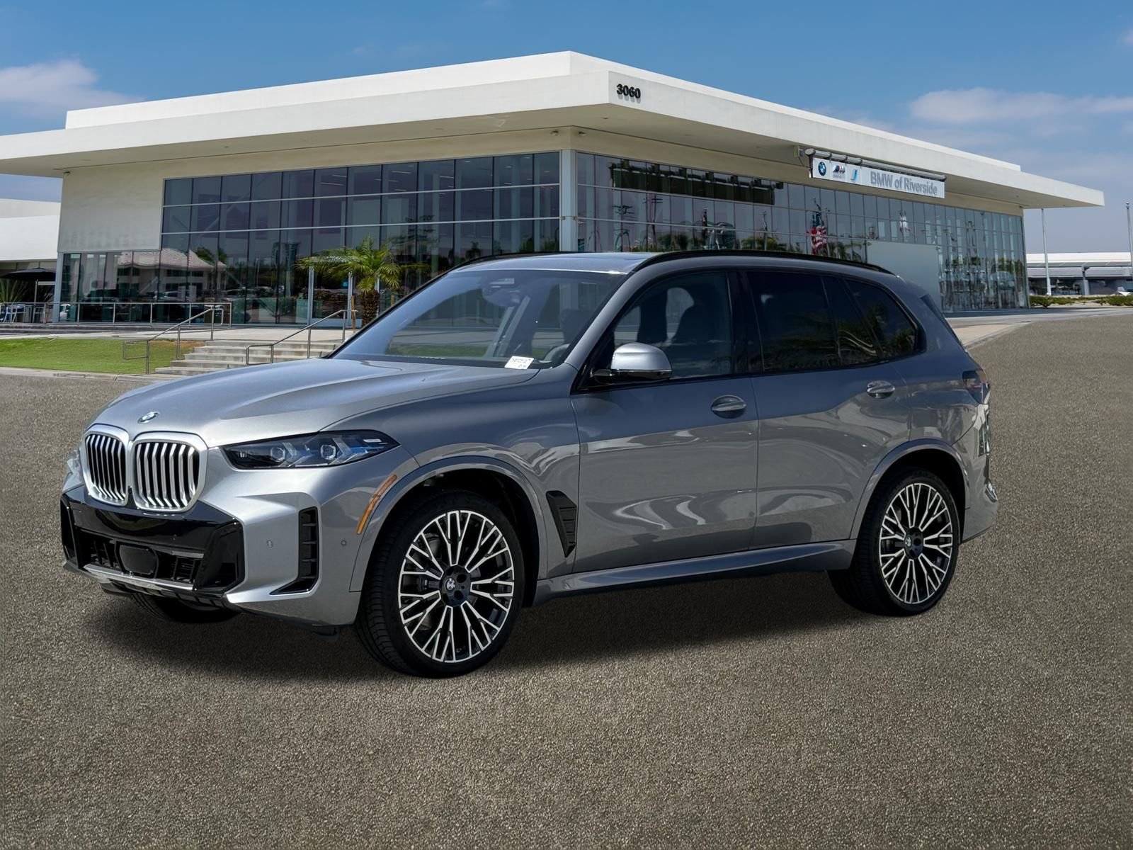 New 2026 Skyscraper Grey Metallic BMW sDrive40i image 5