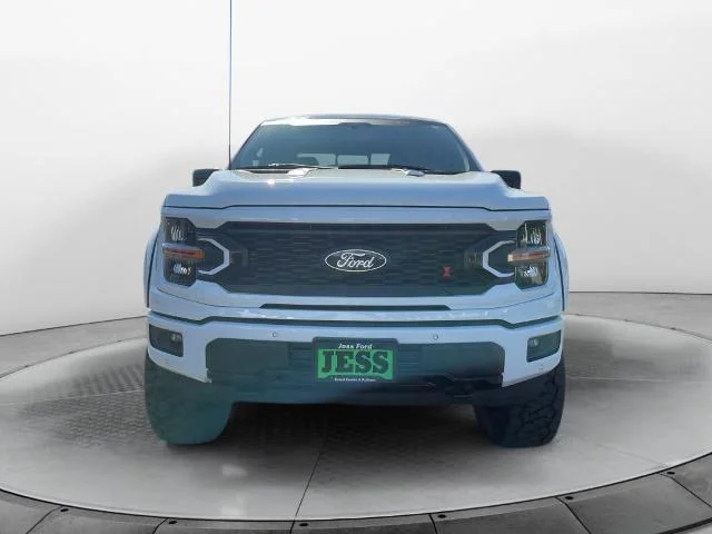 New 2025 Oxford White Ford XLT image 8