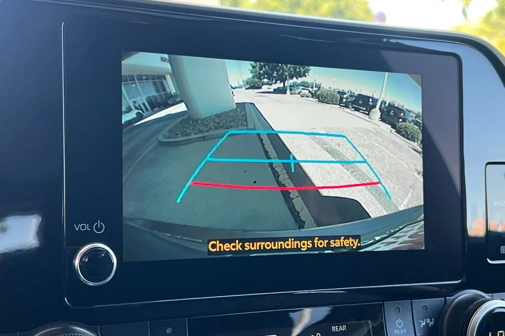 Used 2025  Toyota XLE image 24
