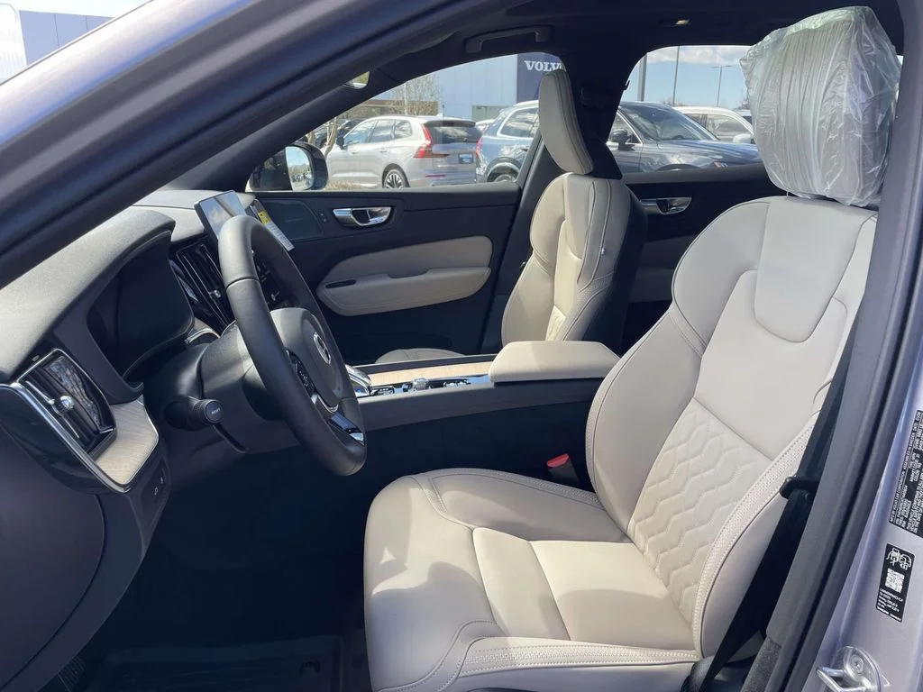 New 2026 Aurora Silver Volvo Plus image 8