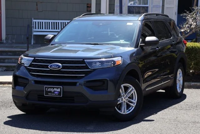 2023 Ford Explorer XLT 4WD's photo