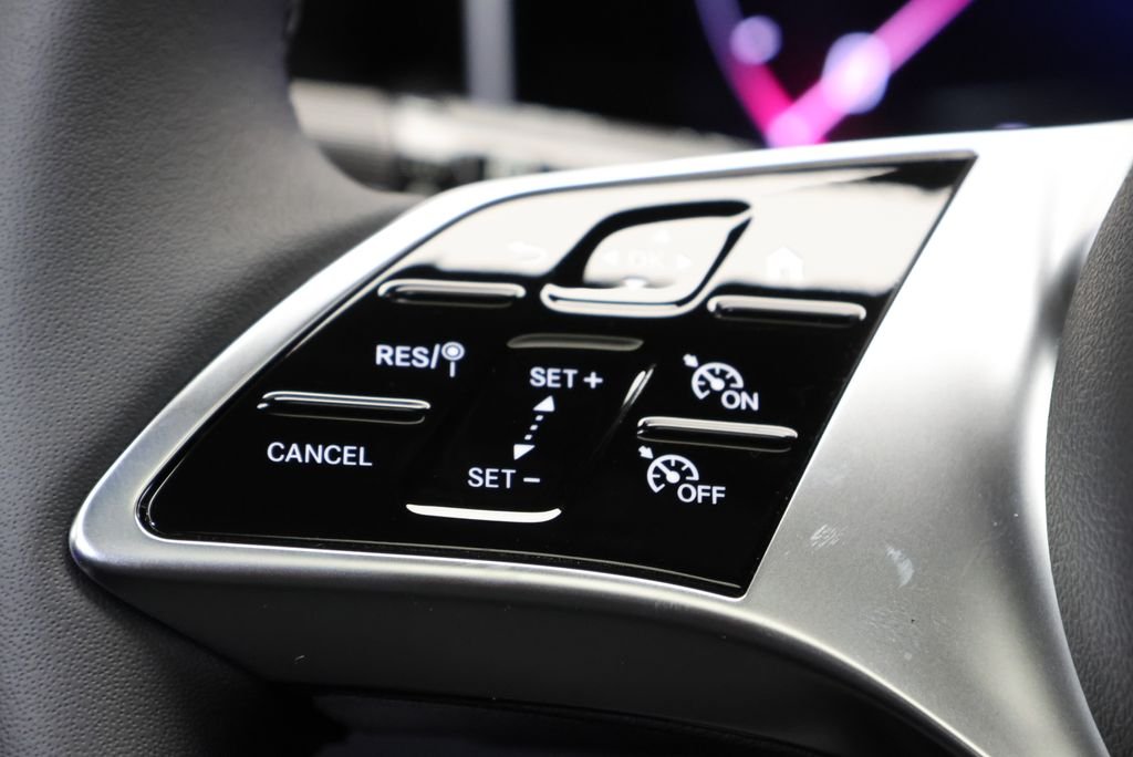 Used 2026 Black Mercedes-Benz GLC 300 image 21