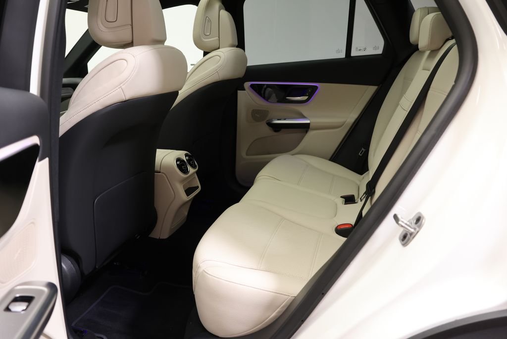 Certified Used 2026 Polar White Mercedes-Benz GLC 300 image 42
