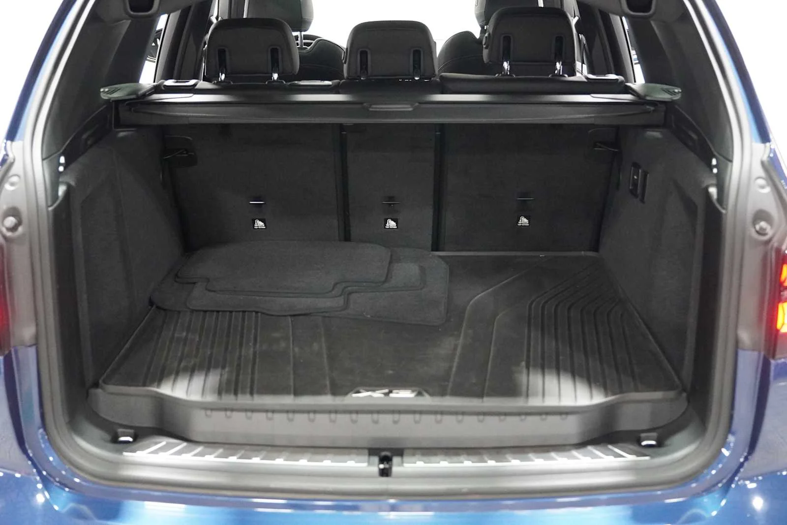 Certified Used 2023 Phytonic Blue Metallic BMW xDrive30i image 25