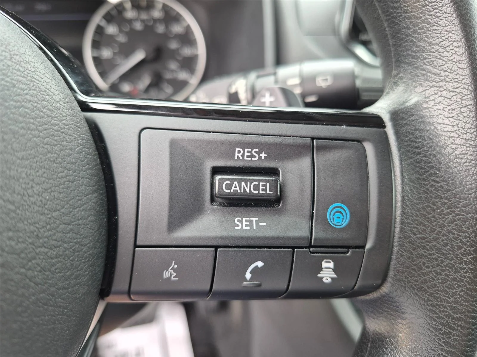 Used 2022 Pearl White Tricoat Nissan SV image 18