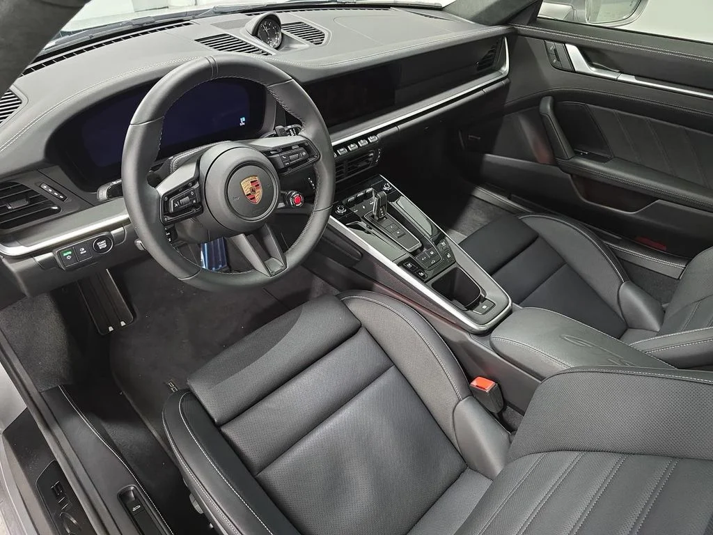 Certified Used 2025  Porsche Carrera 4 GTS image 4