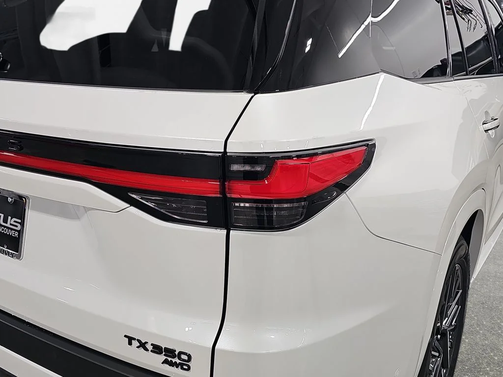 New 2026 Wind Chill Pearl Lexus PREMIUM AWD image 32