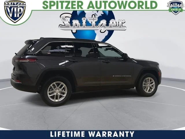 New 2026 Baltic Gray Metallic Clear-Coat Exterior Paint Jeep Laredo X image 10