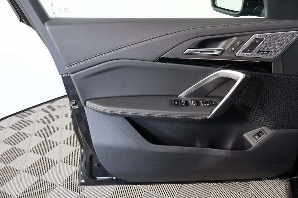 Used 2025 Black BMW xDrive28i image 12