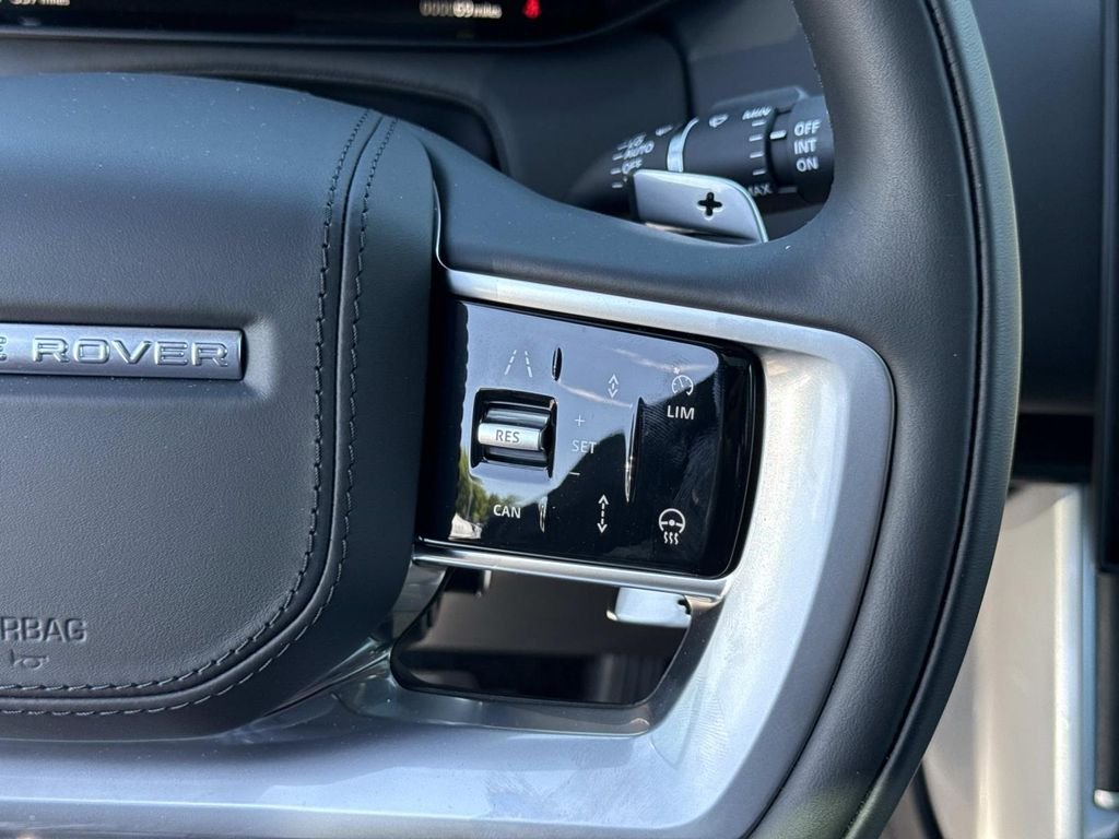 New 2026 Carpathian Grey Land Rover SE image 6
