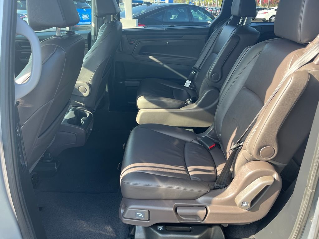 Used 2019 Silver Honda EX-L image 25