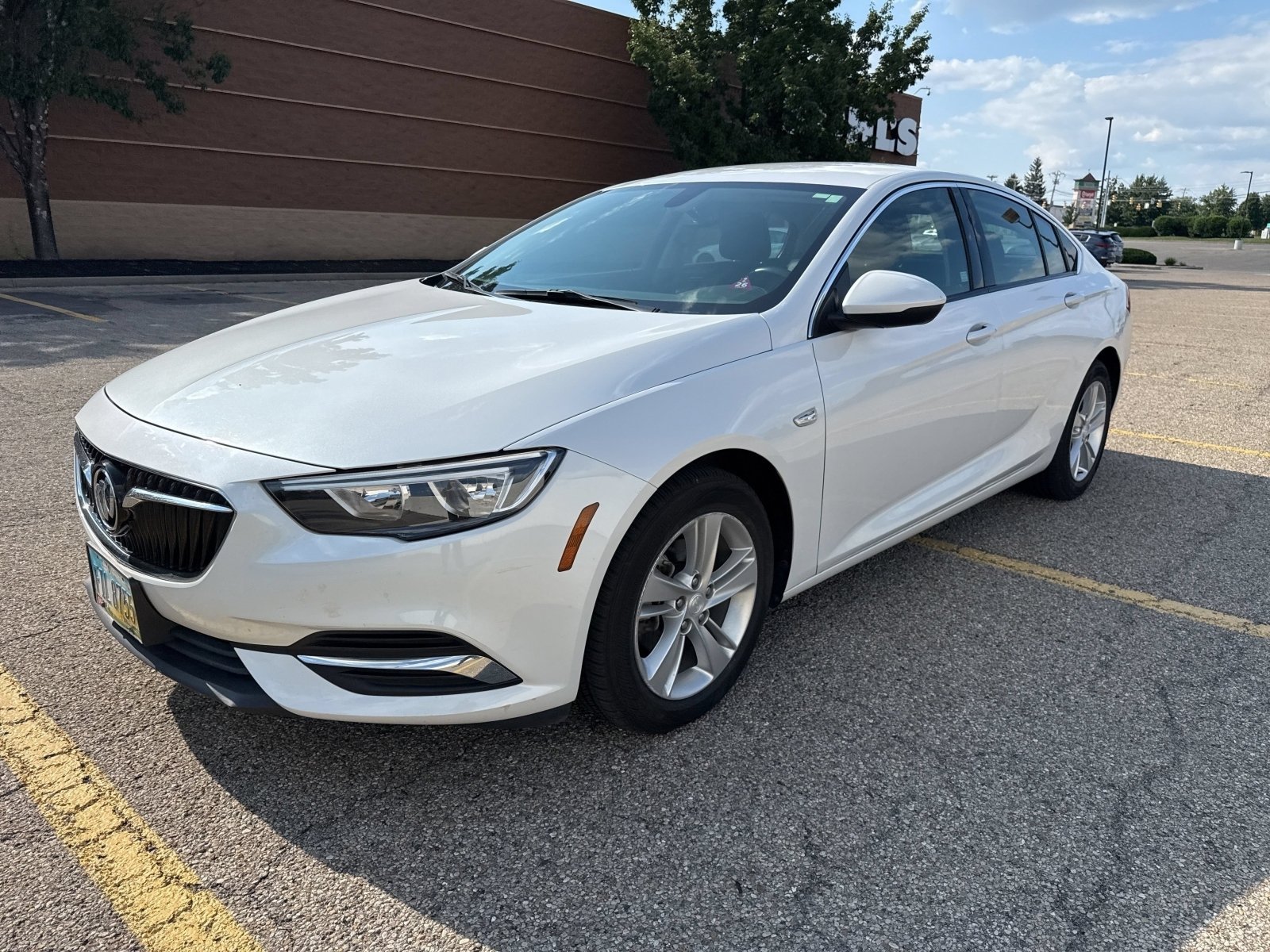 Used 2019 White Frost Tricoat Buick Preferred image 6
