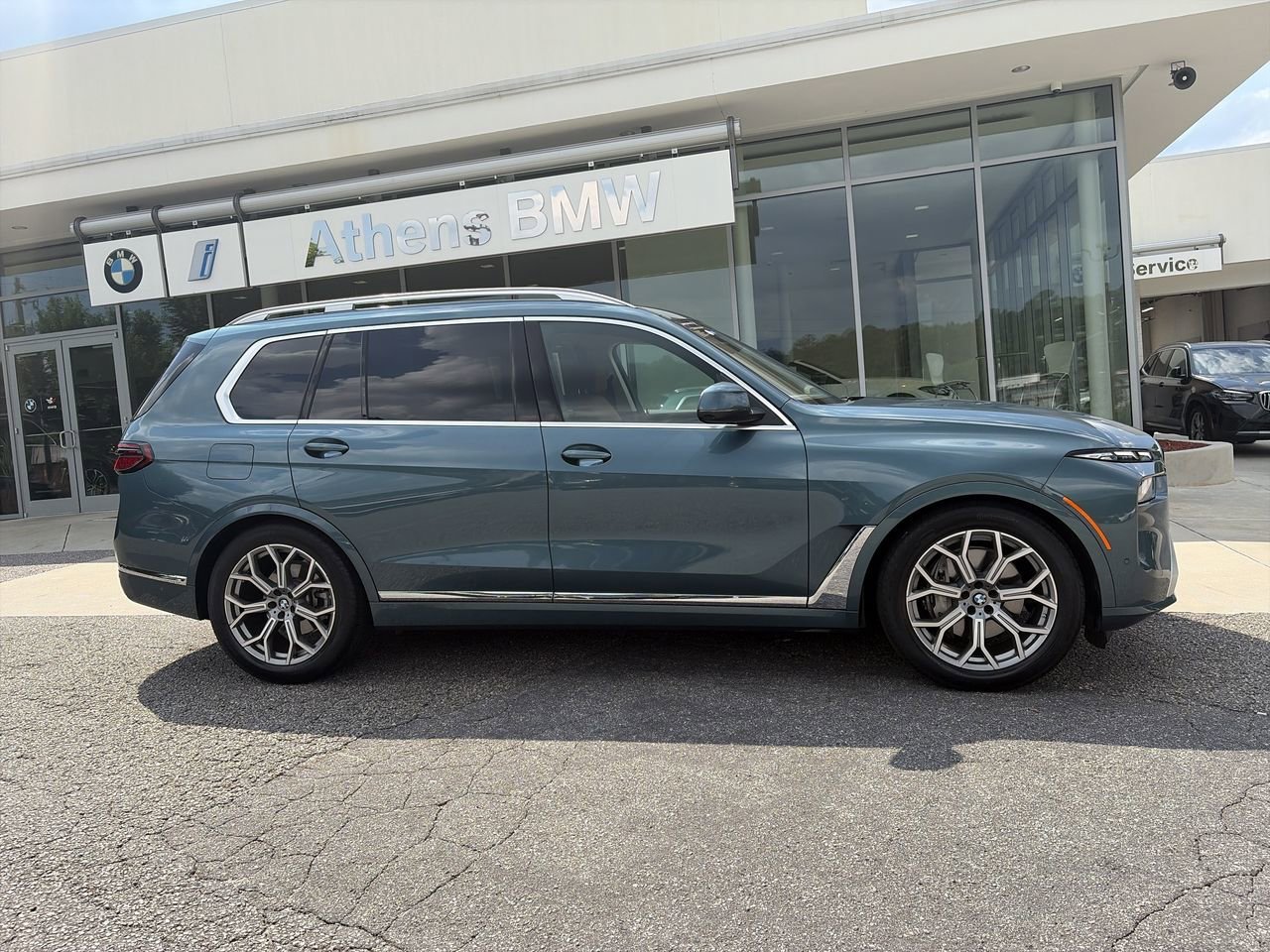 Used 2024 Blue Ridge Mountain Metallic BMW xDrive40i image 9