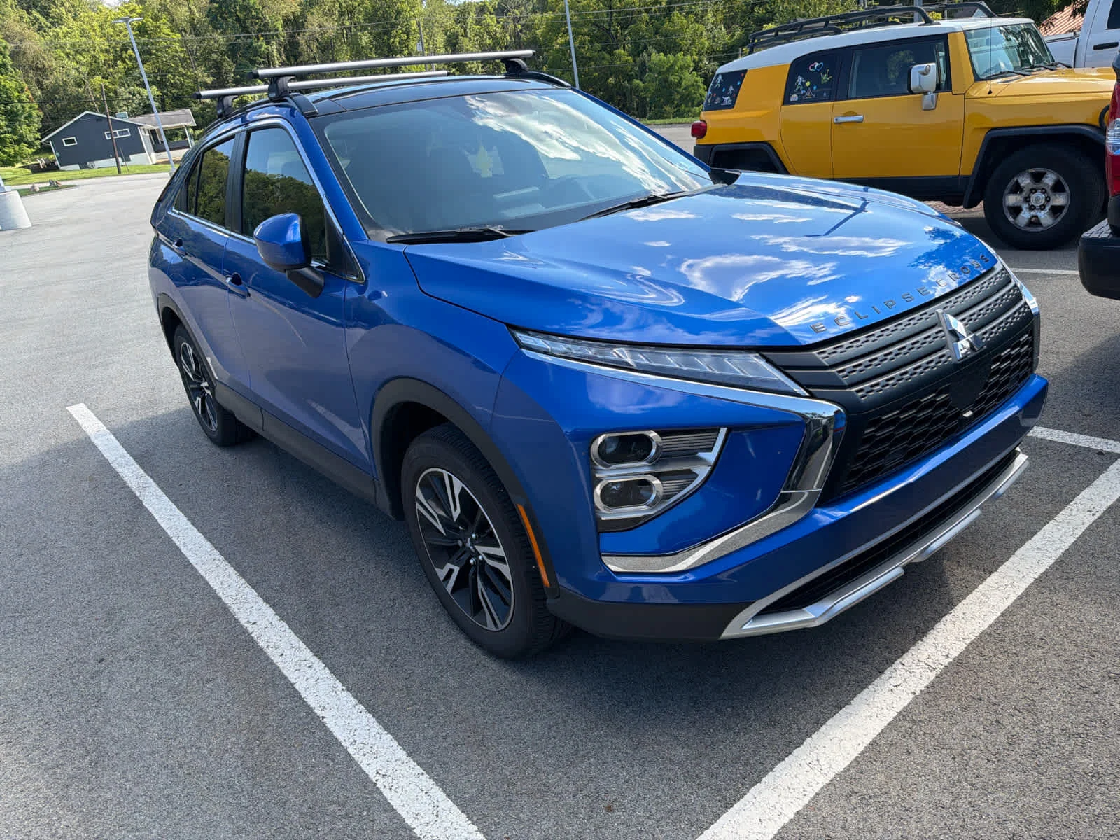 Used 2026 Lightning Blue Metallic Mitsubishi SE image 3