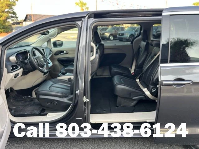 Used 2023 Gray Chrysler Touring L image 9