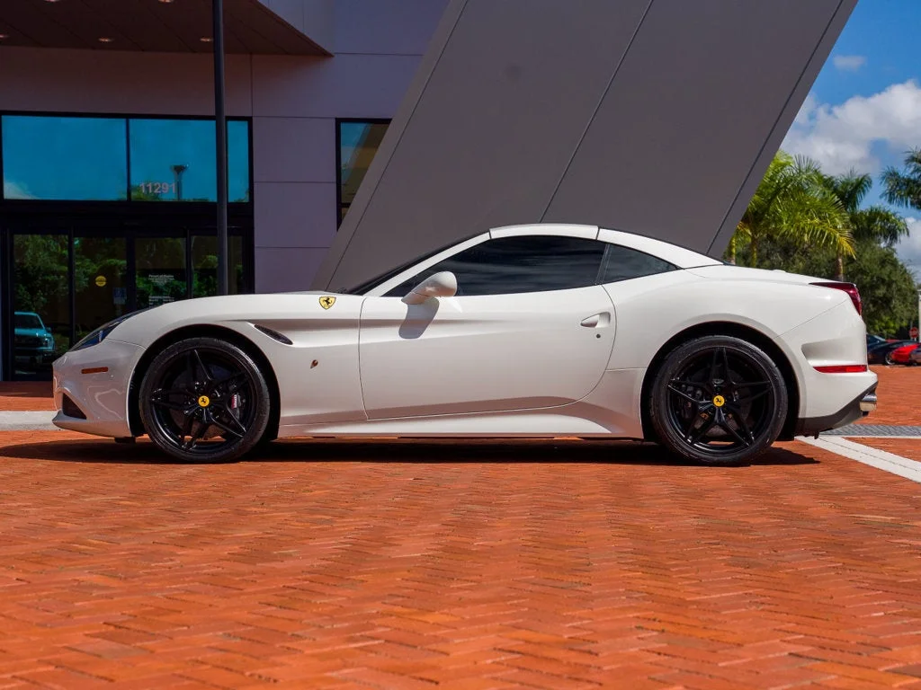 Used 2015 Bianco Avus Ferrari T image 39