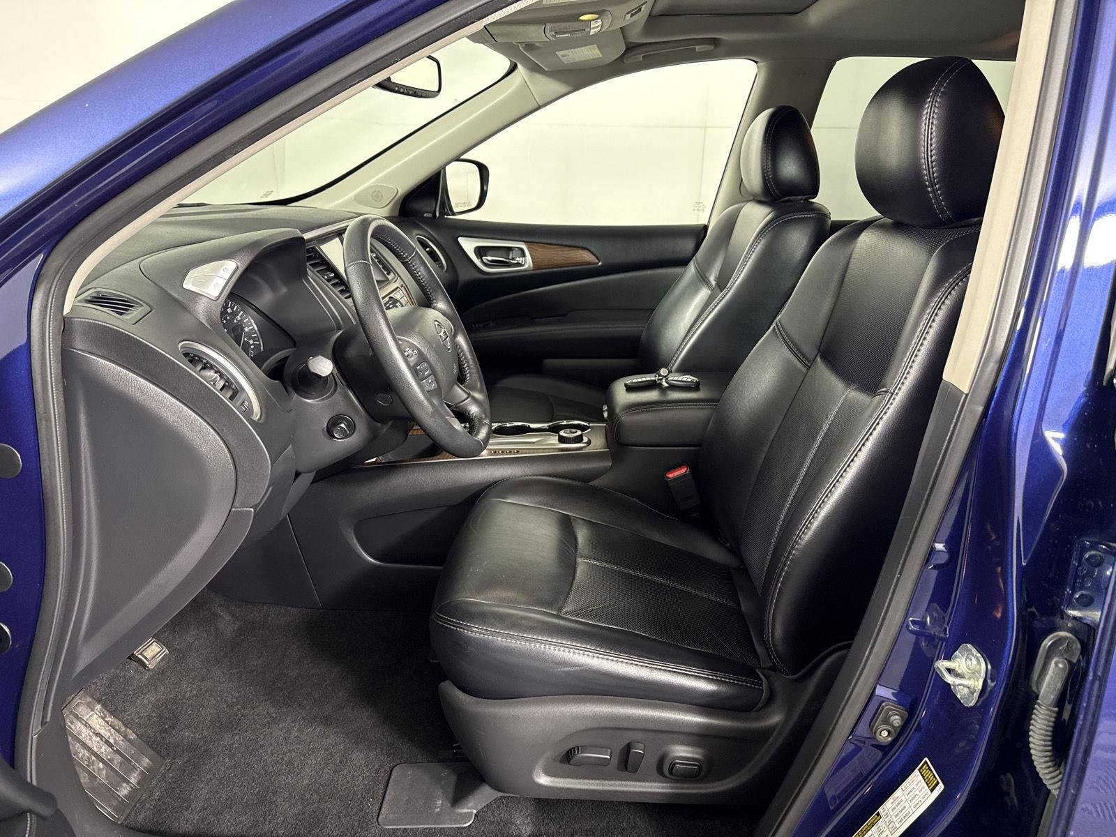 Used 2019 Caspian Blue Metallic Nissan Platinum image 13