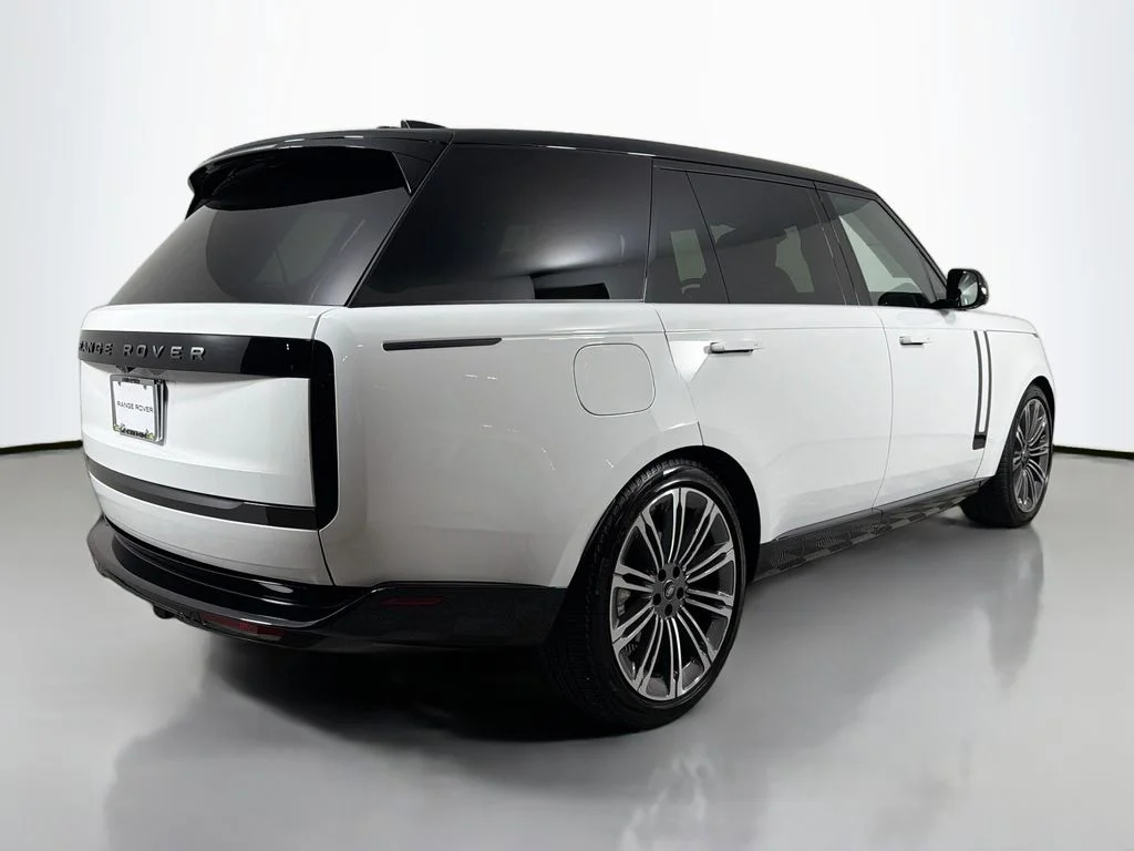 Certified Used 2025 White Land Rover SE image 5