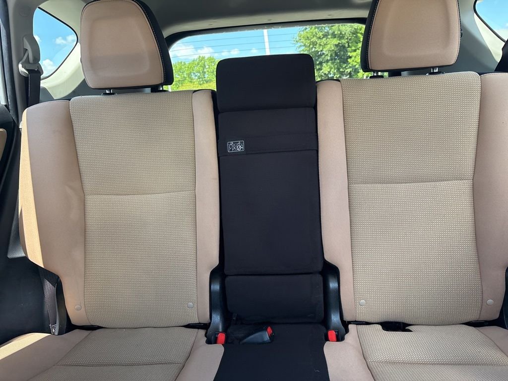 Used 2018 White Toyota XLE image 12