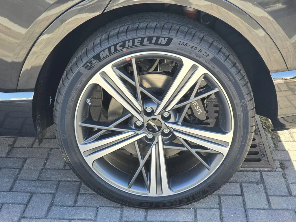 New 2026 Gray Genesis 3.5T e-SC image 5