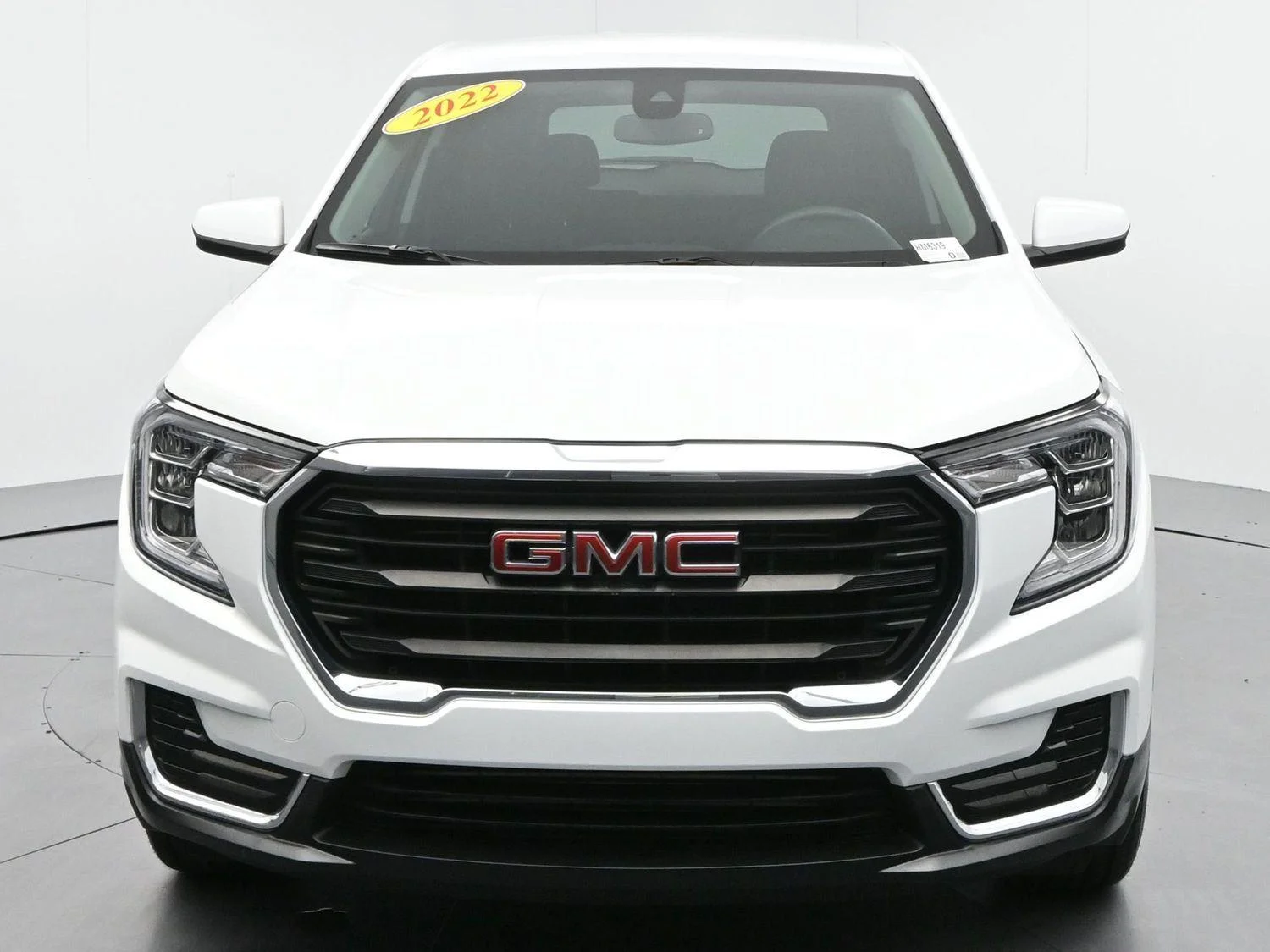 Used 2022 Summit White GMC SLE image 2