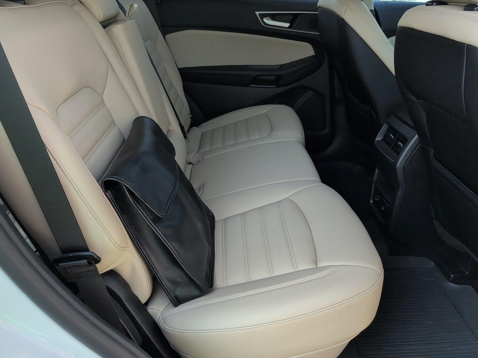 Used 2021 Star White Metallic Tri-Coat Ford SEL image 36