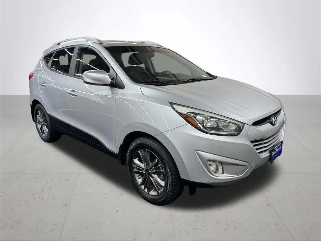 Used 2014 Silver Hyundai SE image 10
