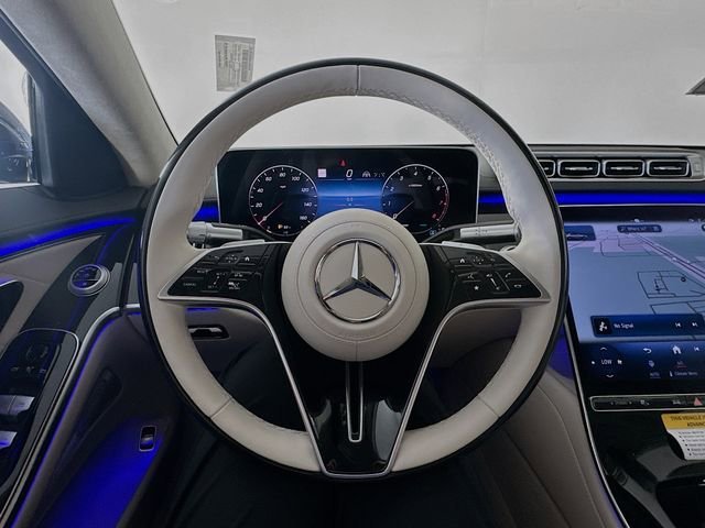 New 2026 MANUFAKTUR Rubellite Red Metallic Mercedes-Benz S 580 image 43