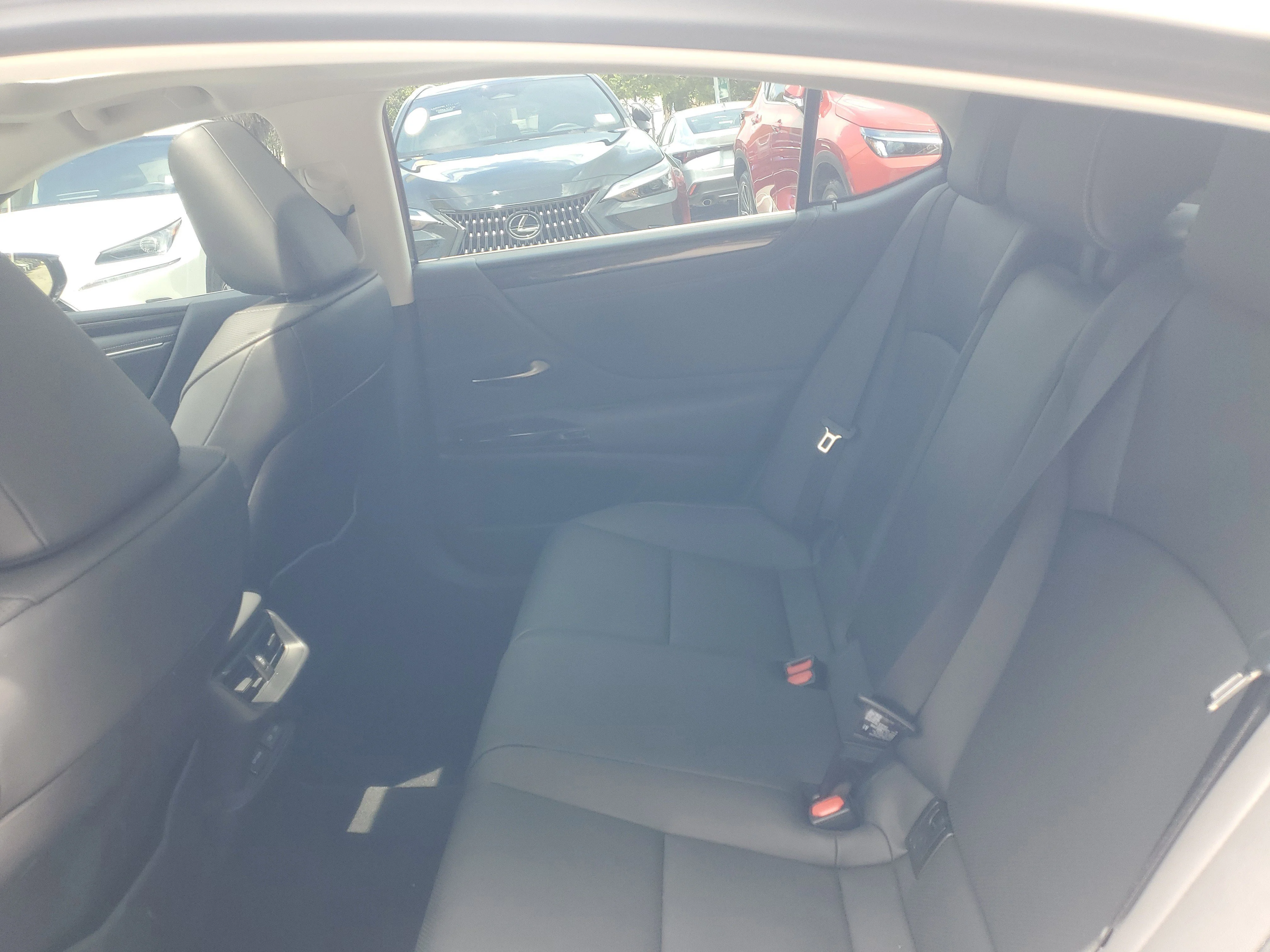 Certified Used 2023 Ultra White Lexus ES 350 image 10