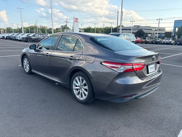 Used 2018 Gray Toyota LE image 5