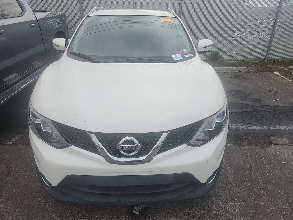 Used 2017 Pearl White Nissan SL image 2