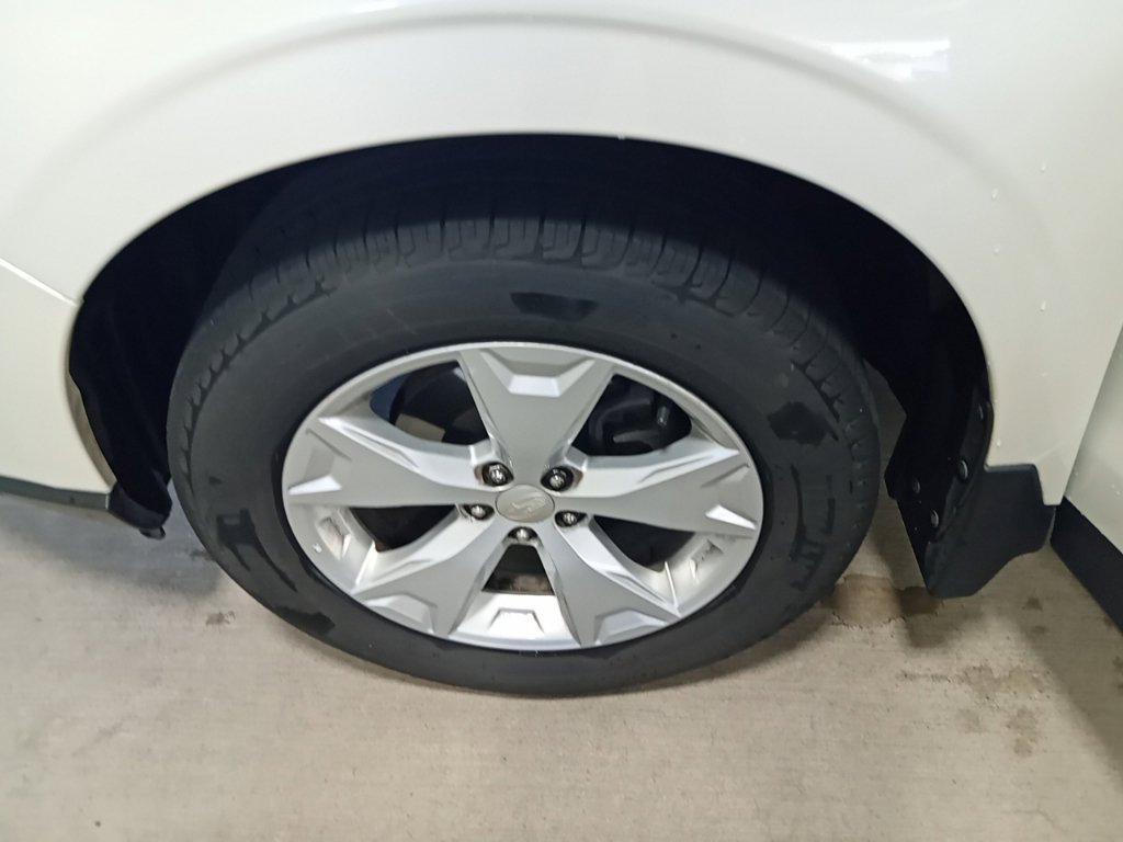 Used 2015 Satin White Pearl Subaru 2.5i Limited image 17