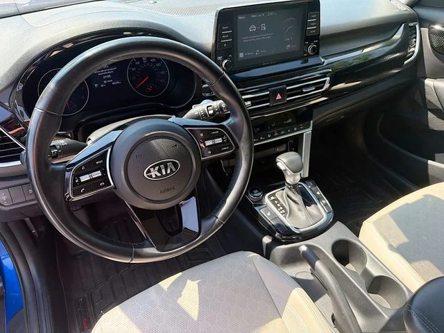 Used 2021 Blue Kia EX image 9