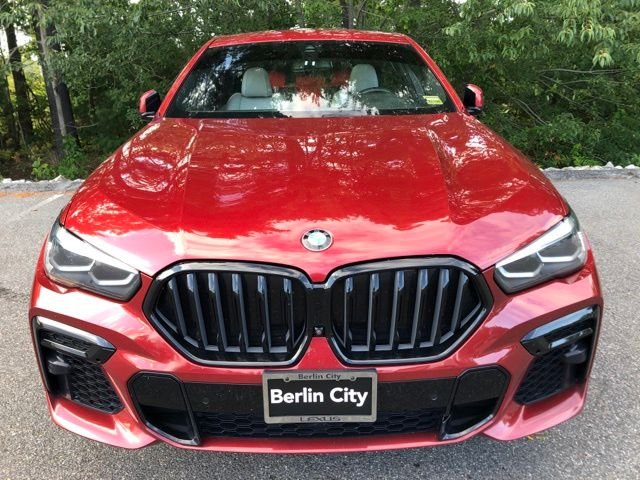 Used 2023 Flamenco Red Metallic BMW xDrive40i image 9