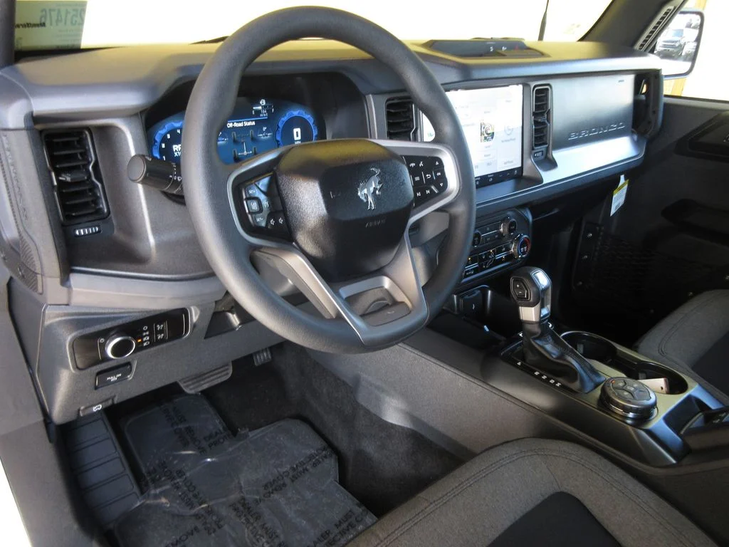 2025 Ford Bronco 4-Door Base - Photo 13