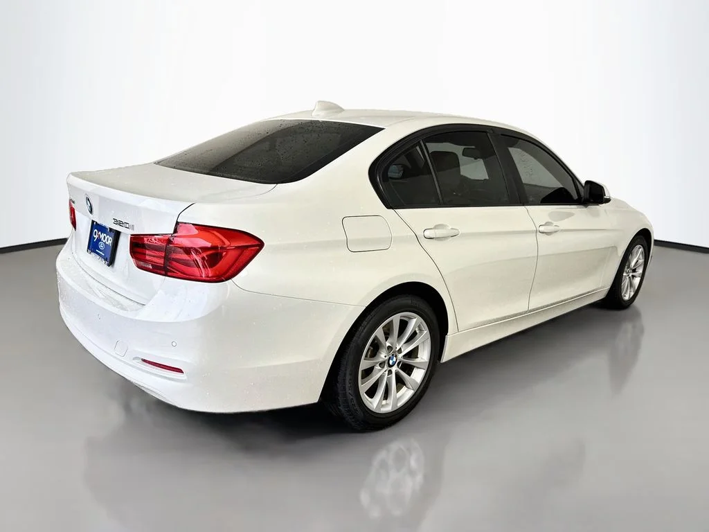 Used 2018 Mineral White Metallic BMW 320i xDrive image 7