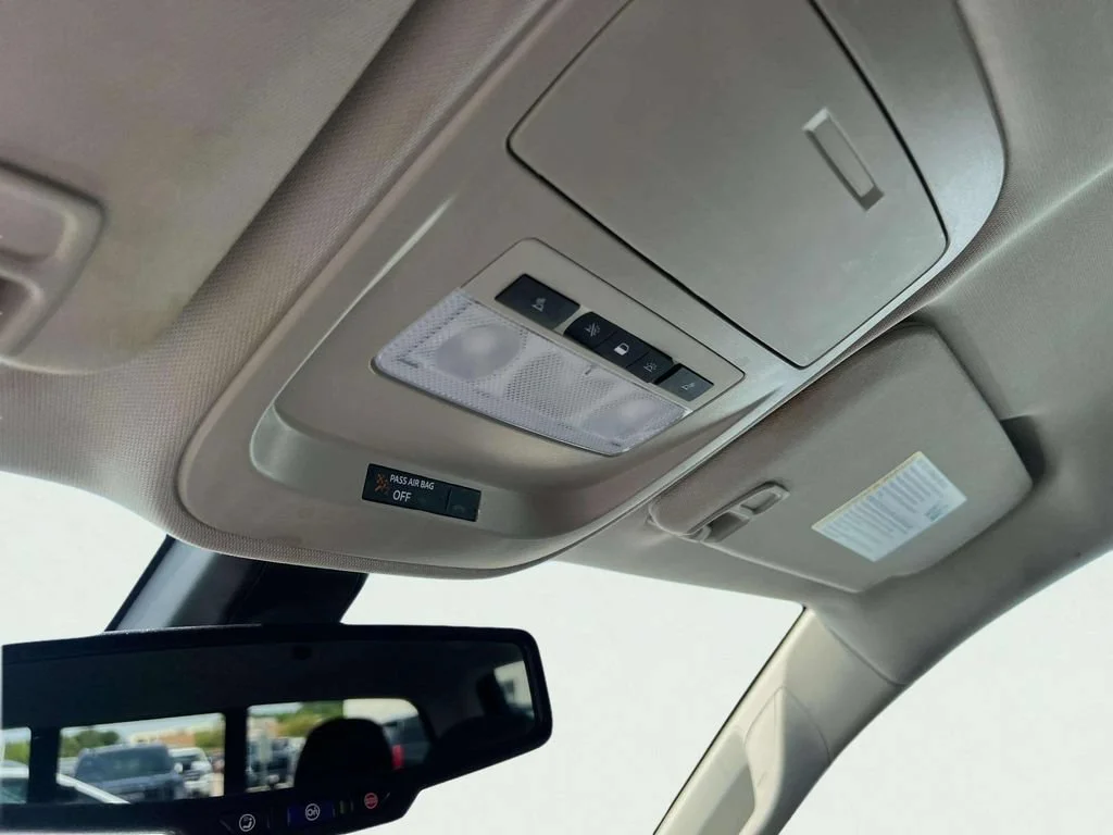 Used 2022 Summit White Chevrolet LT image 16