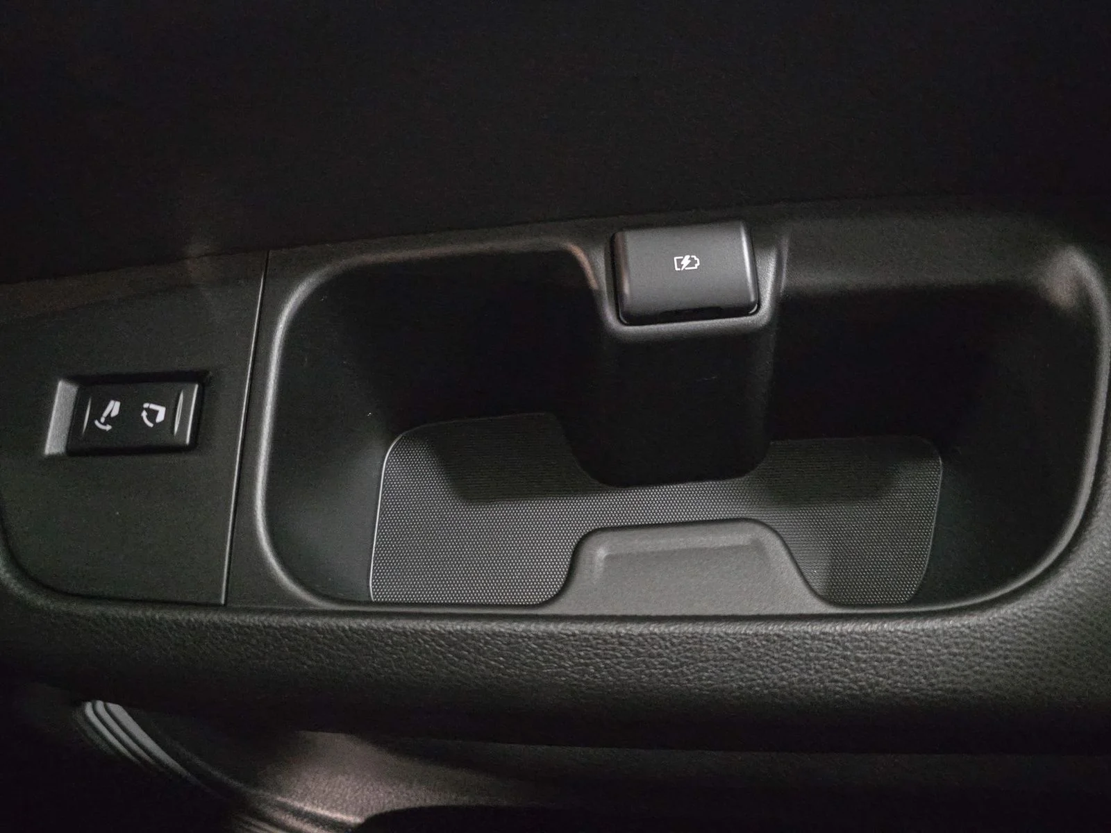 2025 Nissan Armada SL - Photo 27