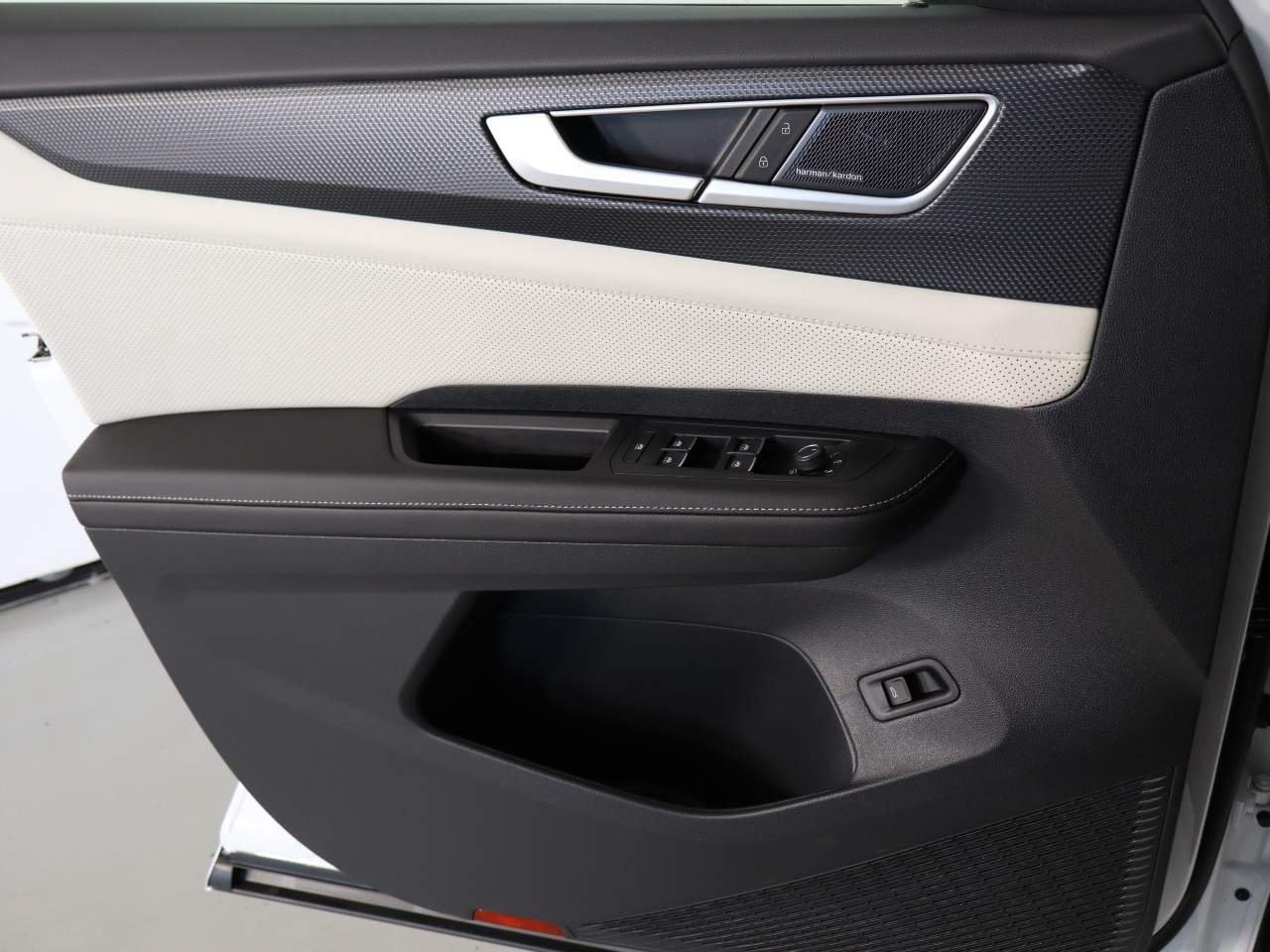 2026 Volkswagen Atlas Cross Sport SEL Premium R-LINE - Photo 15
